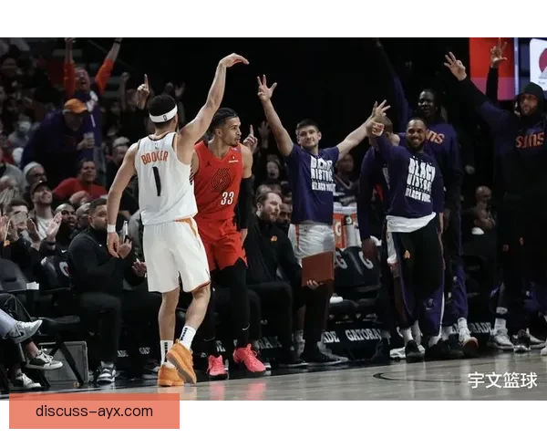 NBA太阳队迎来关键战役布克率队冲击西部前列季后赛席位争夺再升温 NBA太阳队迎来关键战役布克率队冲击西部前列季后赛席位争夺再升温