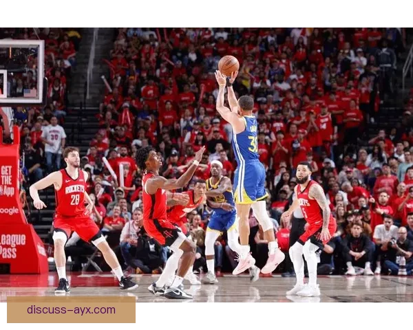 NBA季后赛席位争夺白热化多队鏖战巨星表现引爆联盟关注再升级