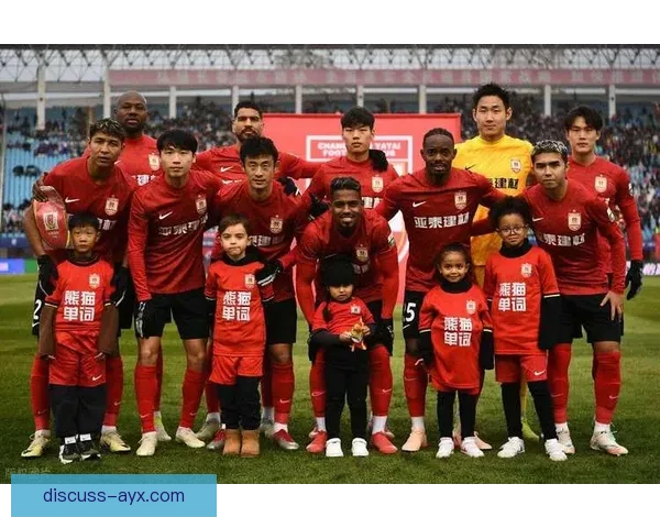 中超劲旅迎来关键战 新星表现引发球迷热议