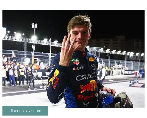 F1车队排名激烈变化 汉密尔顿与维斯塔潘角逐冠军荣誉