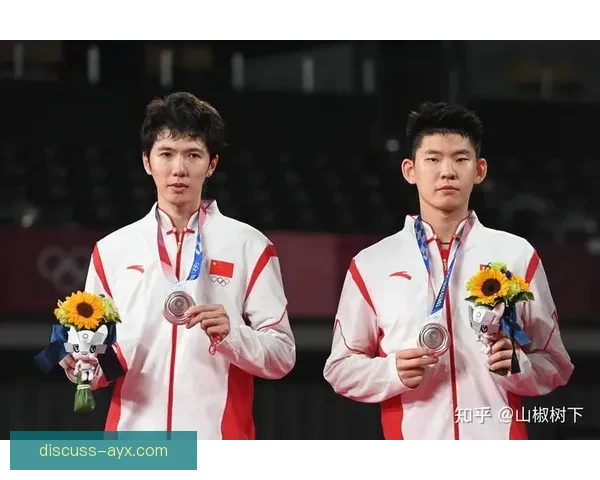 东京奥运会精彩瞬间回顾：中国运动员再创历史新高点燃全民热情